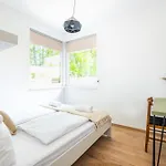 B72 Apartment *
