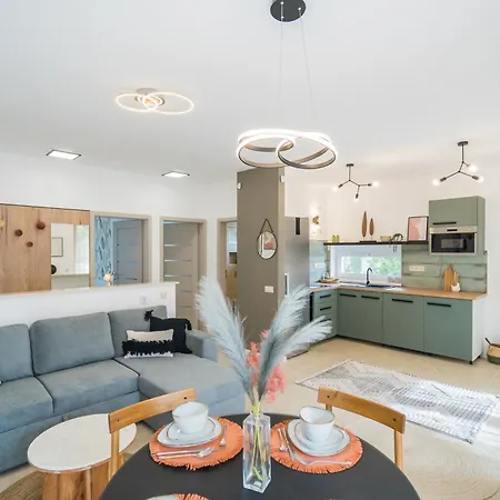B72 Apartment *