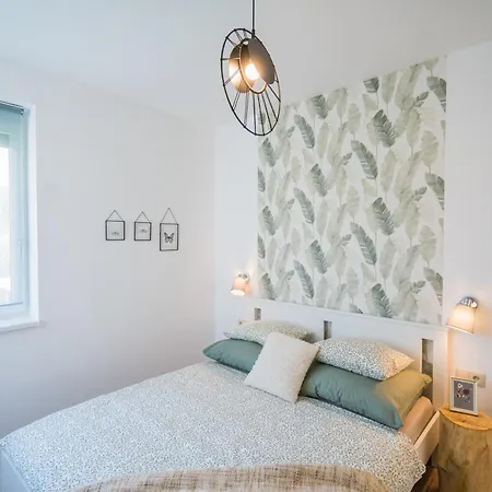 B72 Apartment *