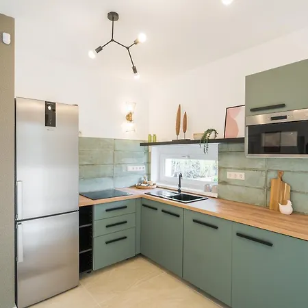 Apartment B72