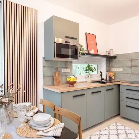 Apartment B72