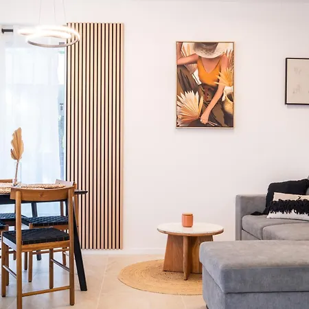 B72 Apartment