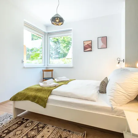 Apartment B72