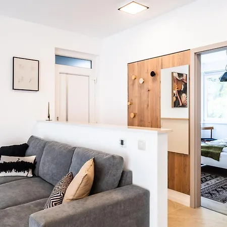 B72 Apartment *
