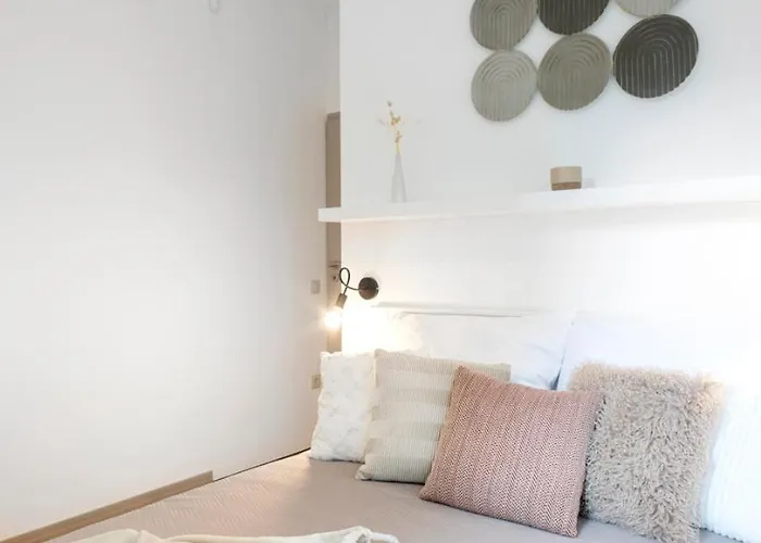 B72 Apartment *